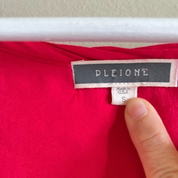 Pleione Women's size S Top  Blouse Red V-neck 3/4 sleeves Button Down Pocket - Picture 2 of 5